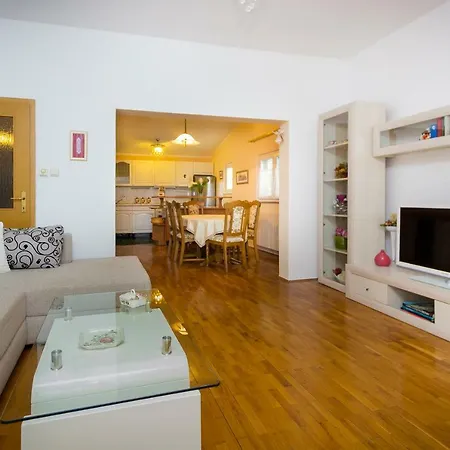 Marija Lägenhet